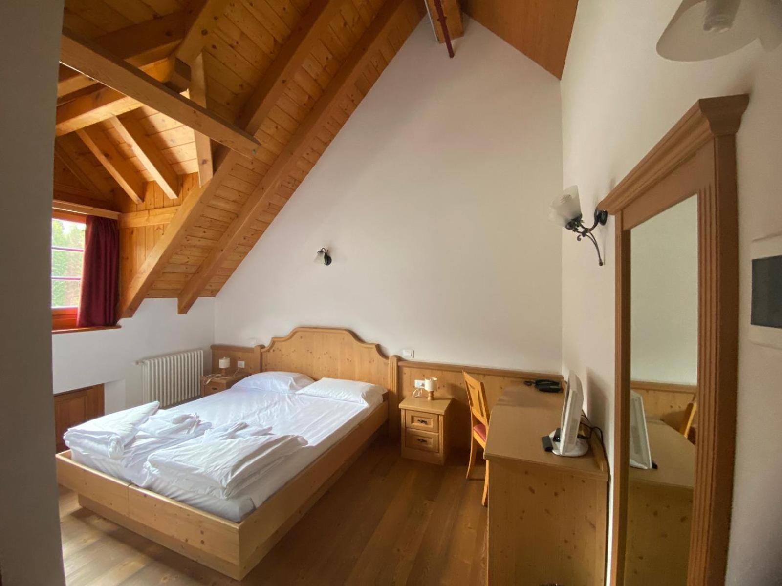 Hotel Aplis Ovaro Ngoại thất bức ảnh